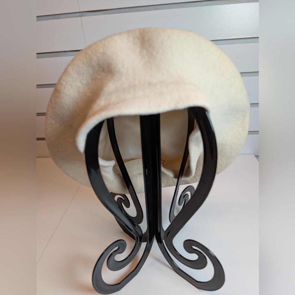 Vintage Beret Basque 100% Wool Ivory Deluxe Beret O/S EUC - Picture 3 of 6